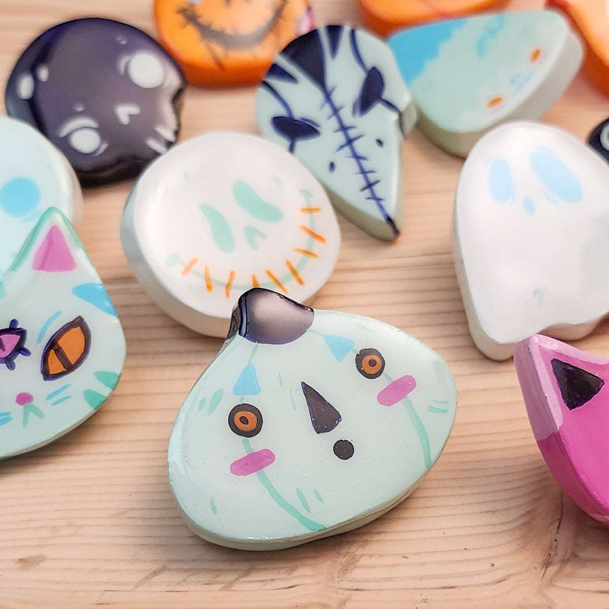 HALLOWEEN HANDMADE CLAY PINS